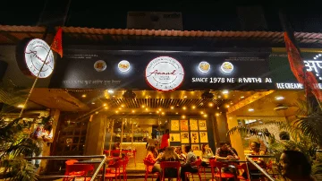 You are currently viewing Top 5 Iconic Street Food Spots in Mumbai to Satisfy Your Cravings